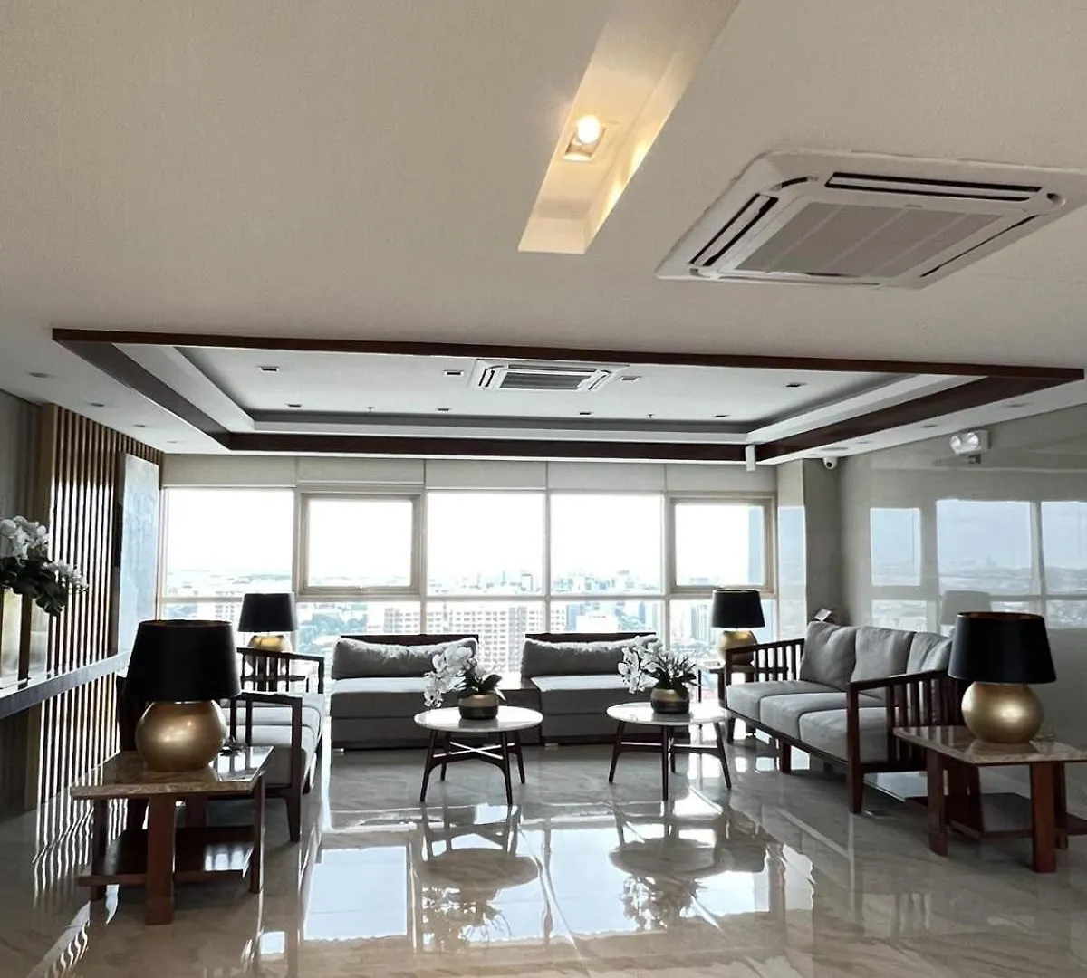 2Br Solana Suite 4 At Coast Residences Manila 0*,  Philippines