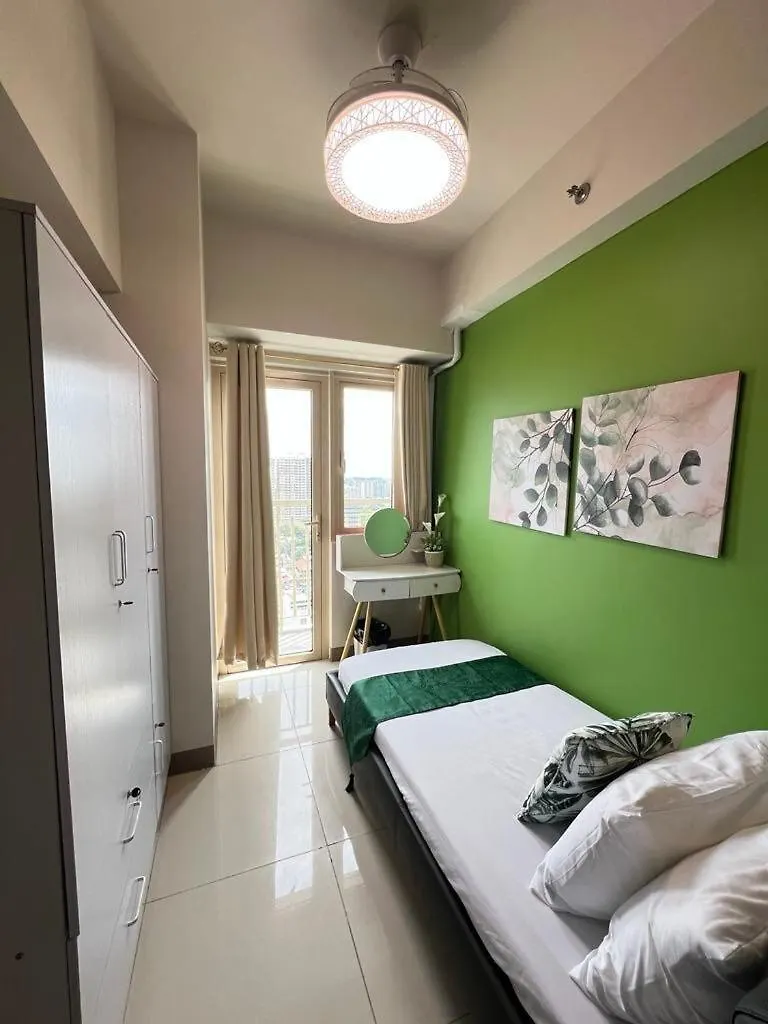 Apartment 2Br Solana Suite 4 At Coast Residences Manila Philippines