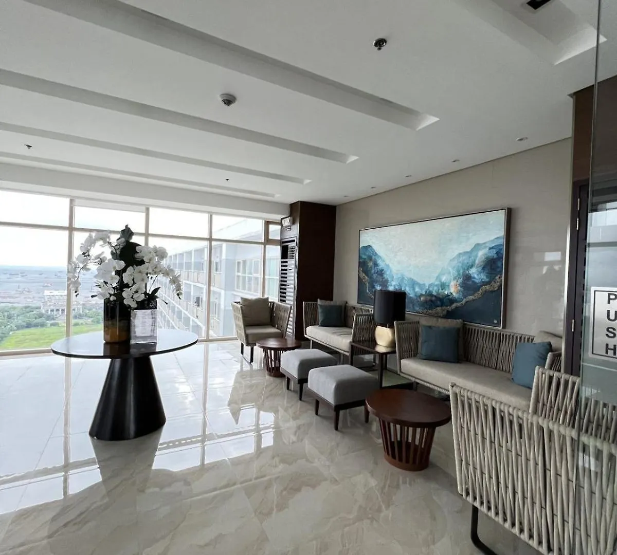 Apartment 2Br Solana Suite 4 At Coast Residences Manila Philippines